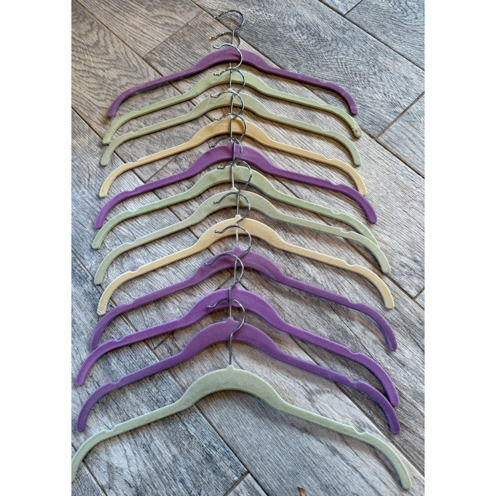 Velvet‎ Clothes Hangers 12 Pack Purple Green Tan Non Slip Slim Profile Clothing